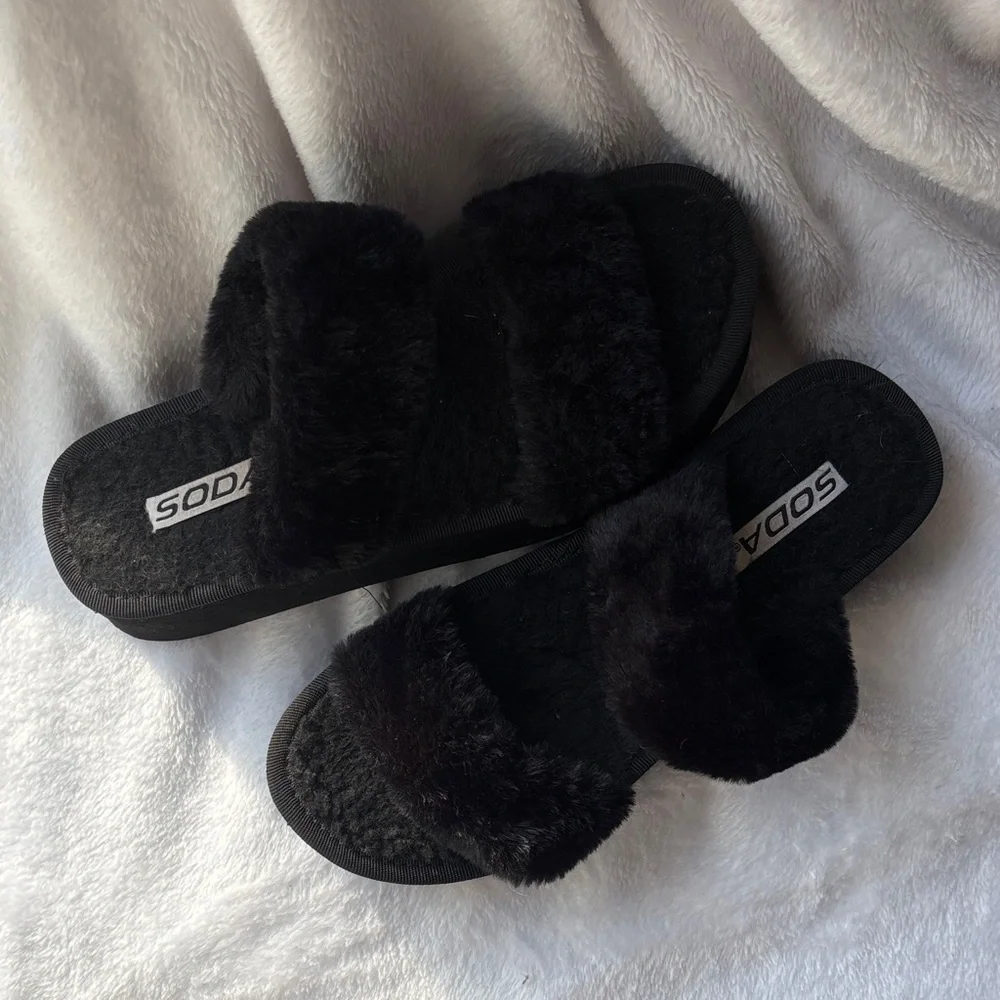 Black Fuzzy Platform Sandals - Picture 2 of 6